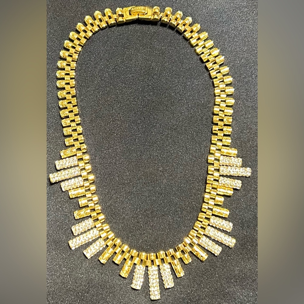 16 inch Coach choker.